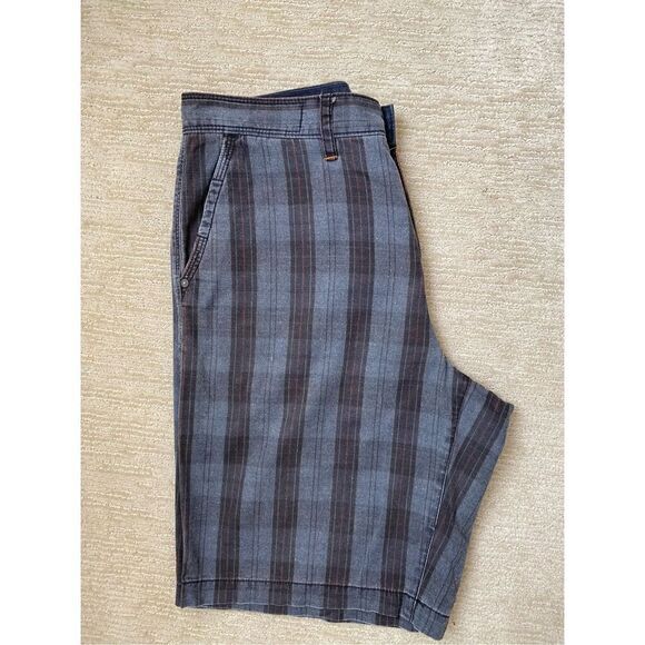 Mens Tommy Bahama Blue & Black Plaid Shorts, Size 35 - Picture 3 of 9